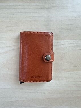 Secrid RFID-blocking Brown Leather Cardholder Wallet with Snap